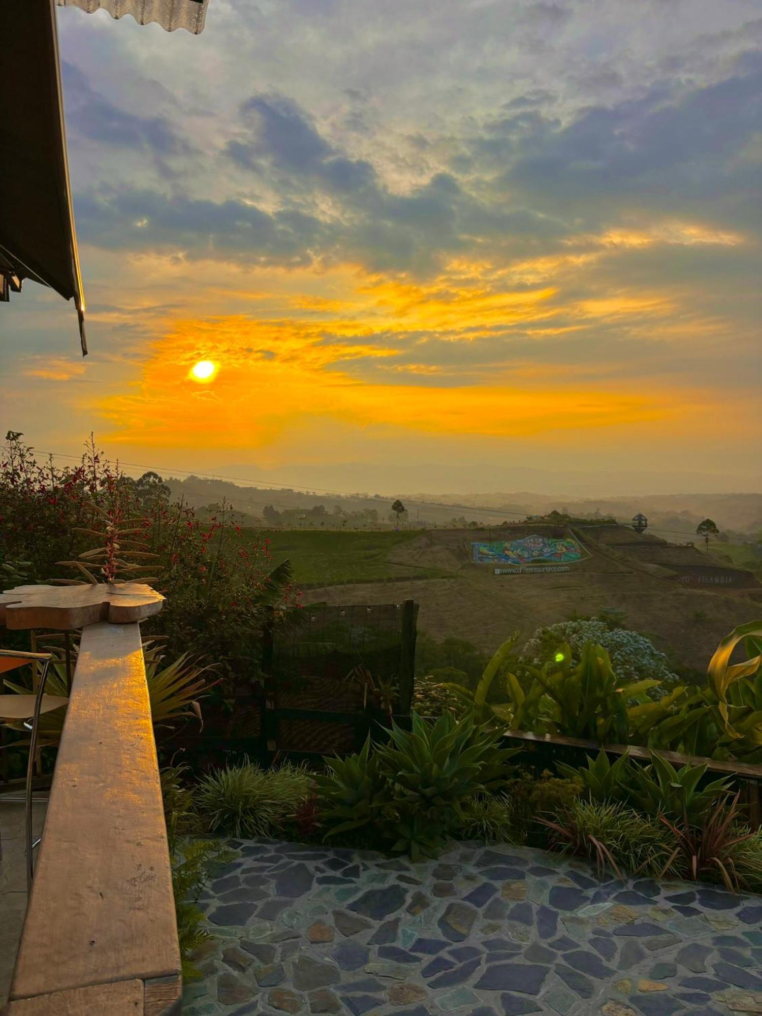La Puesta Del Sol Filandia Exterior foto